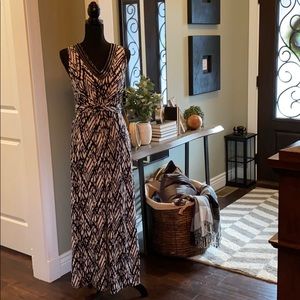 Long maxi dress, SZ Medium. Like new!